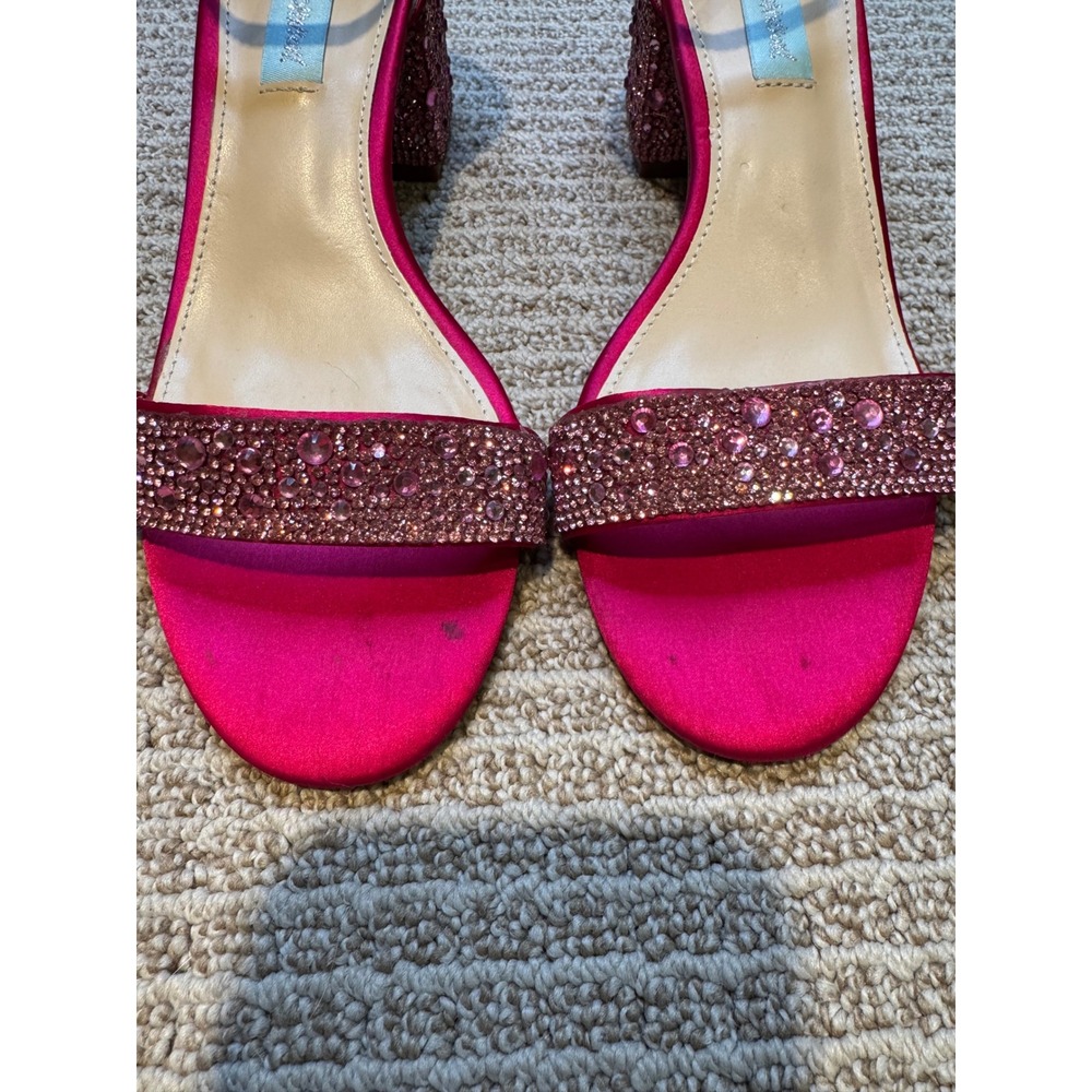 Betsey Johnson SB-MARI Fuchsia Pink Satin Rhinestone Block Heel Sandals Size 8.5 - Picture 2 of 13